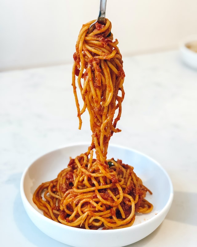 Nem spaghetti med tomatsauce